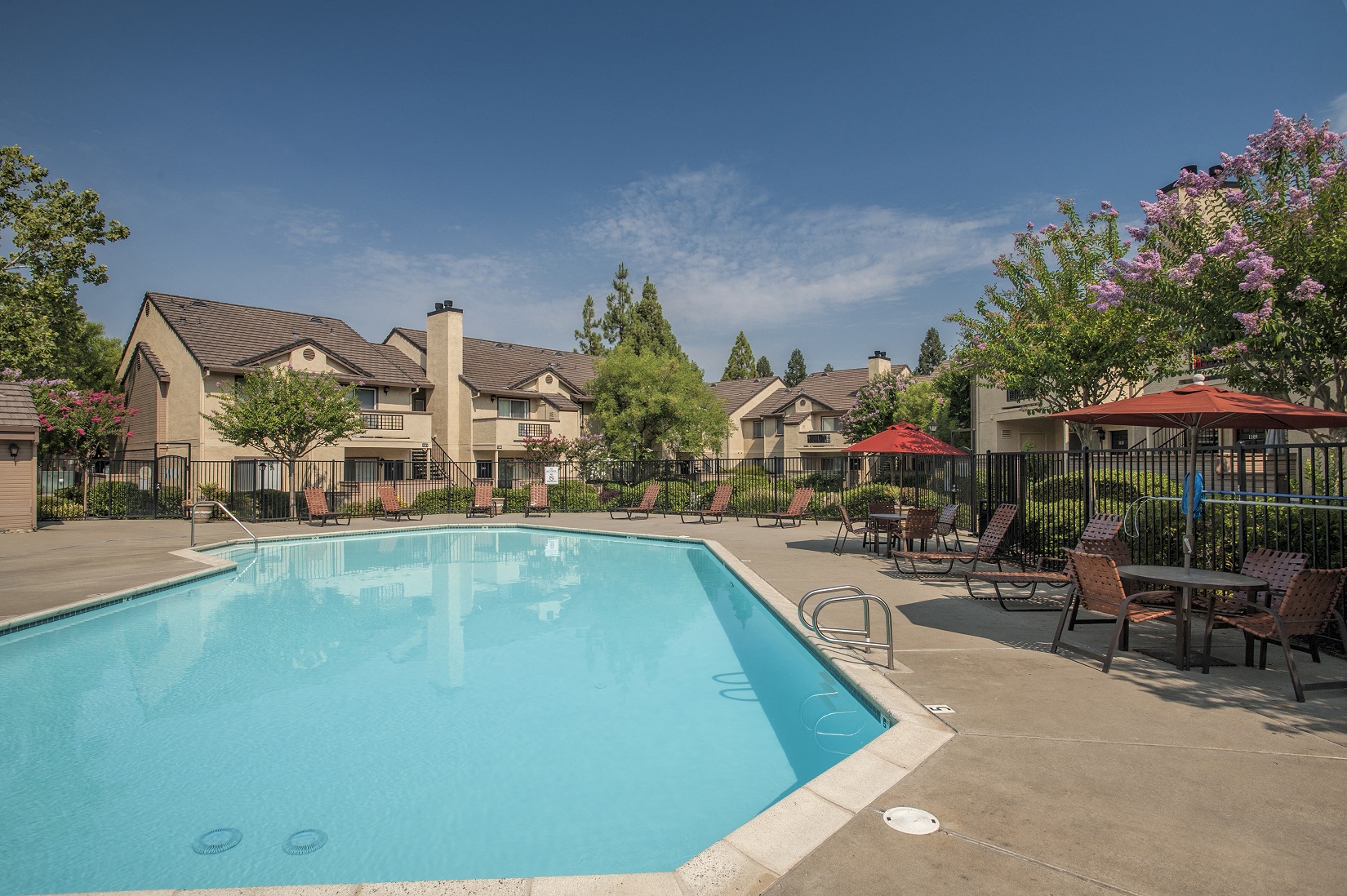 Canterbury Downs Apartments in Roseville, CA